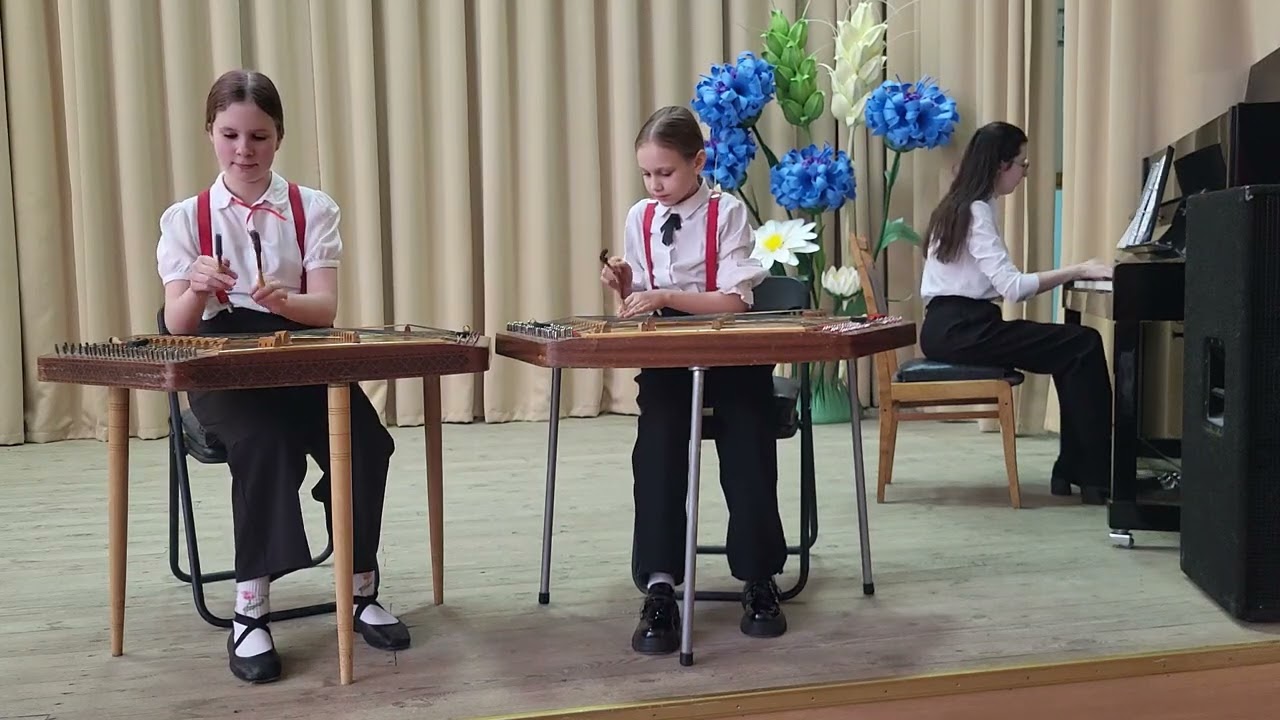 Дуэт Корускевич А.,  Машковская А., 11 лет. Е. Медведовский, перелож. Э.В. Пудовочкина 