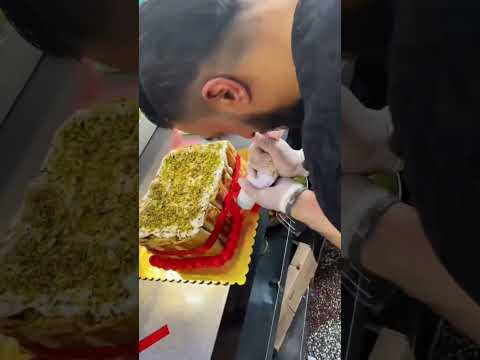 كيكه شاورما لمين بدك تهديها