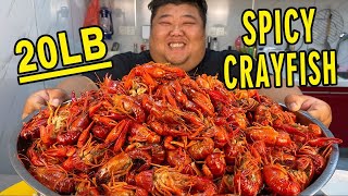 10 catties of spicy crayfish, Brother Monkey is eating lobster and drinking beer, it is enjoyable