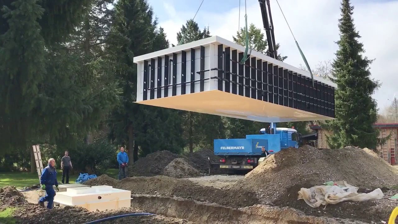 Auslieferung Polypropylen Pool in Überackern im Zeitraffer