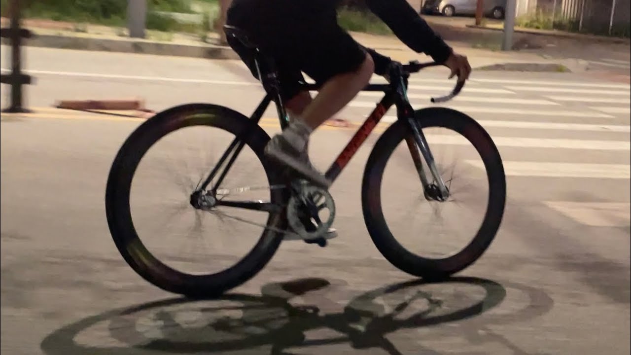 야간 ㅅㅌㄹ 라이딩(픽시트릭)#픽시 - YouTube