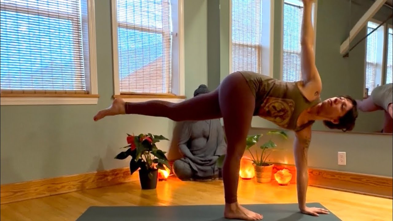 30 Minute Intermediate Yoga: Revolved Half Moon Flow