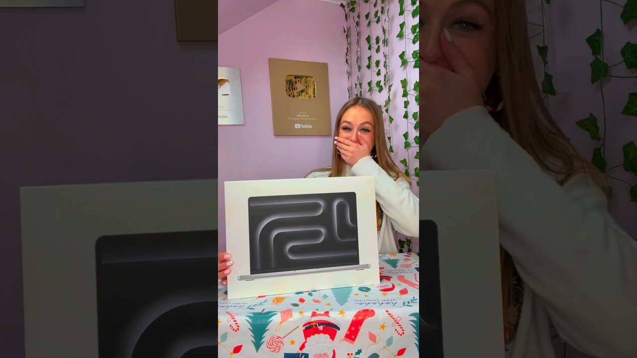 [ASMR] UNBOXING THE *NEW* MACBOOK PRO 2023 IN PINK!!😱💻🎀💅🏻 (SO SATISFYING!!🤤) #Shorts