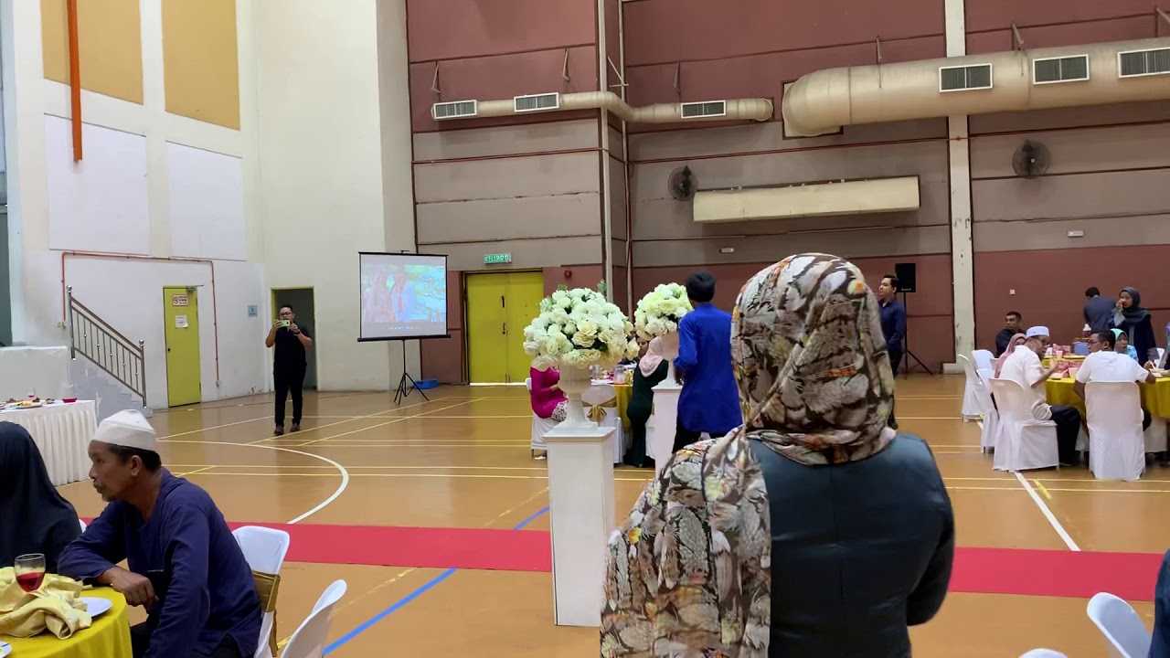 The Best Zapin Lambak Flashmob : DANSAWARSA “Zapin Beradat”