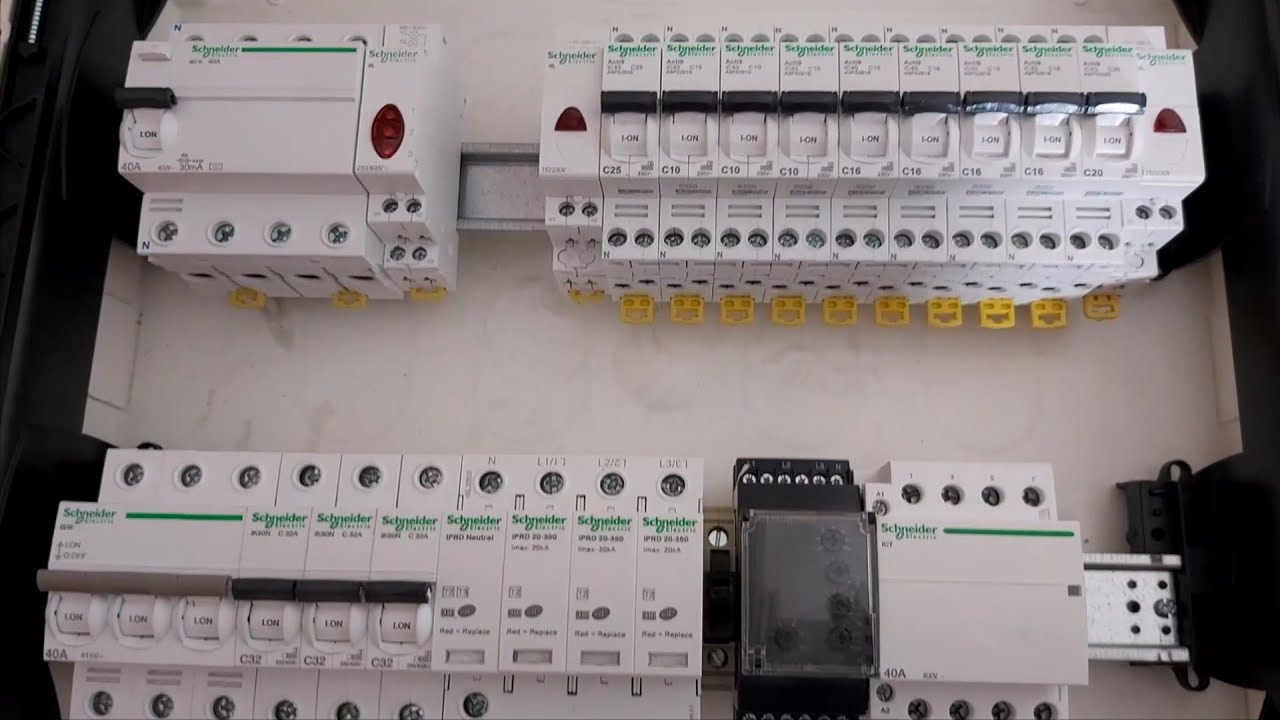 Πίνακας Τριφασικός   Παρουσίαση κουτιού και υλικών   τεχνικές λεπτομέρειες (Μέρος Α)