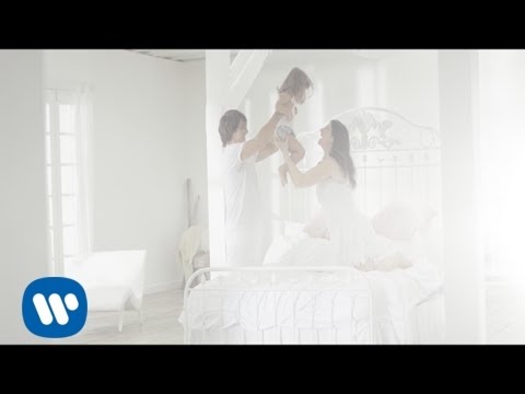 Laura Pausini - A Ella Le Debo Mi Amor (Official Video)