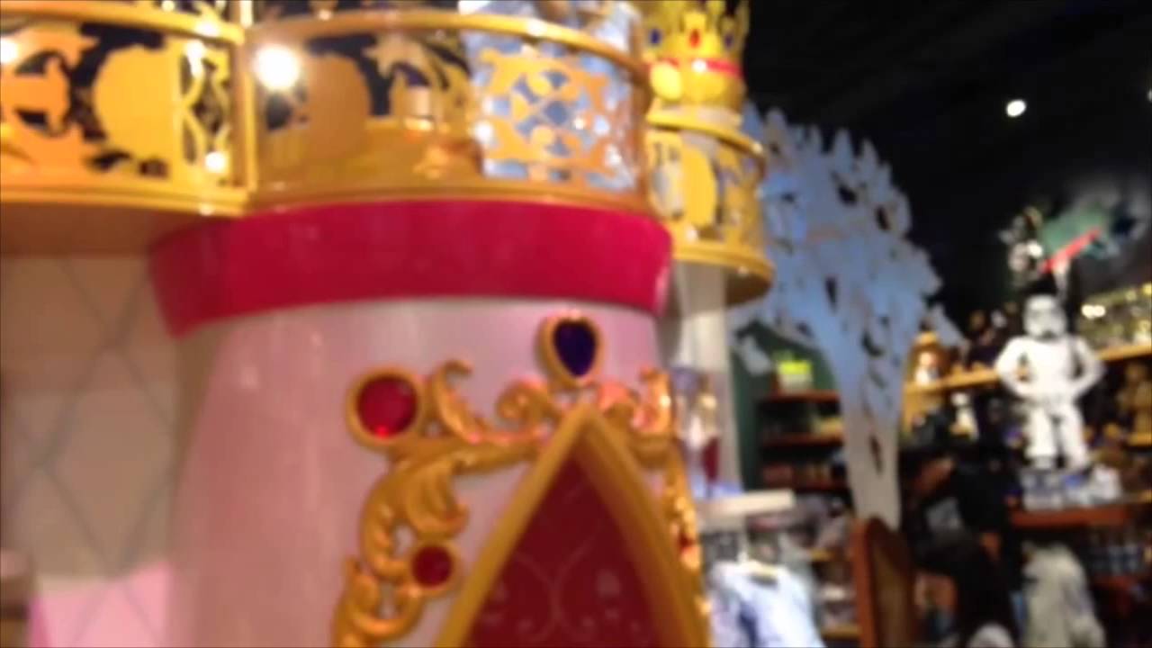 #6 Lola goes to the mall