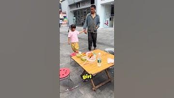 "Het grote hart van een klein meisje 💖 | Een ware daad van vriendelijkheid #shorts #helpen #vrien...