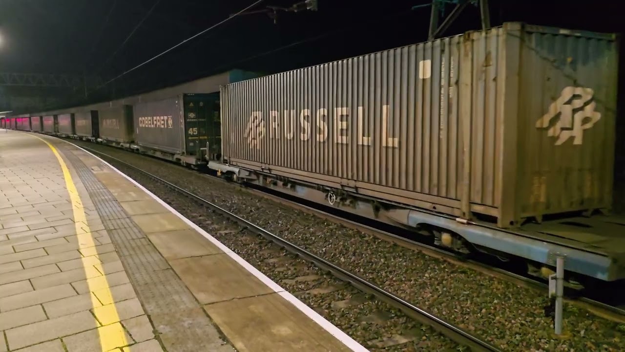 4S45 Daventry to Coatbridge with 88009 leaving Stafford 