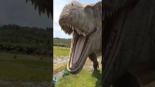 Scary park … 😮😨 with REALLY DINOSAURS