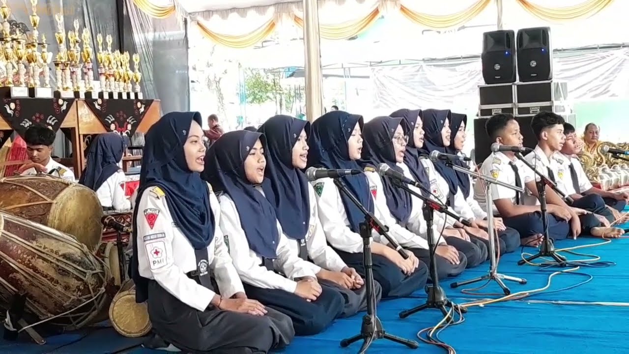 Gayeng gayengan sareng bupati ponorogo Parianom prau layar tembang kangen HUT SMP N 2 Balong ke 40