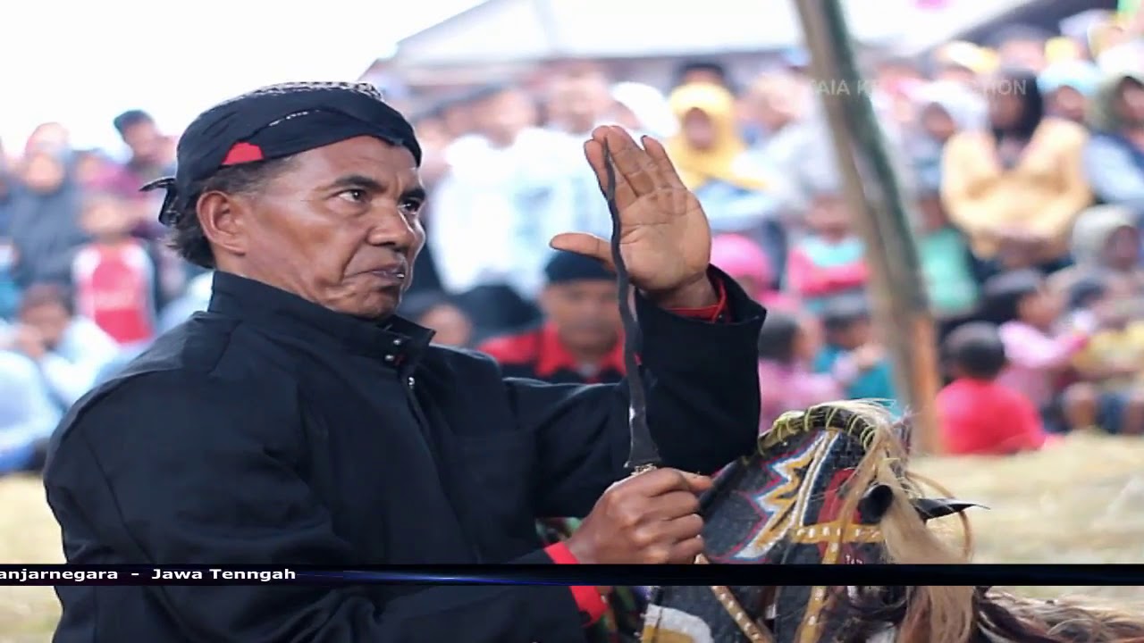 Menegangkan ritual janturan embeg krida budaya