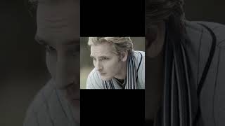 peter facinelli as carlisle cullen in the movie twilight.