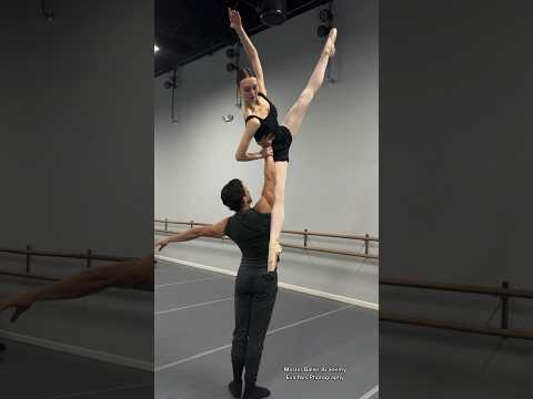 Oh what is happening here ? #ballet #shorts #ytshorts