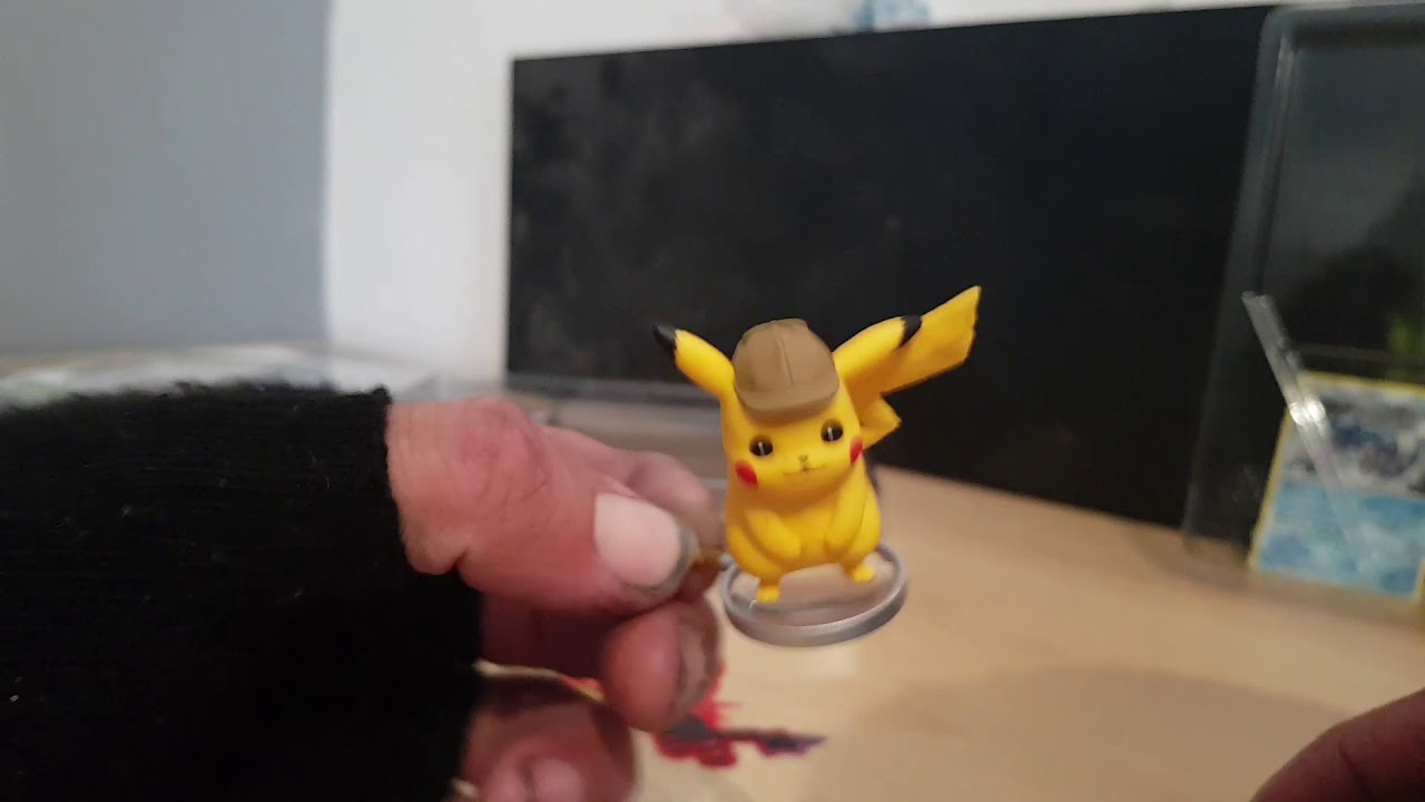 opening-a-detective-pikachu-promo-card-box-and-little-tin-youtube