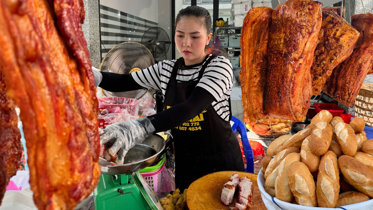 🟢Cận cảnh LYLY chặt cấp tốc 2 cái giò heo quay liên tiếp quá ngon