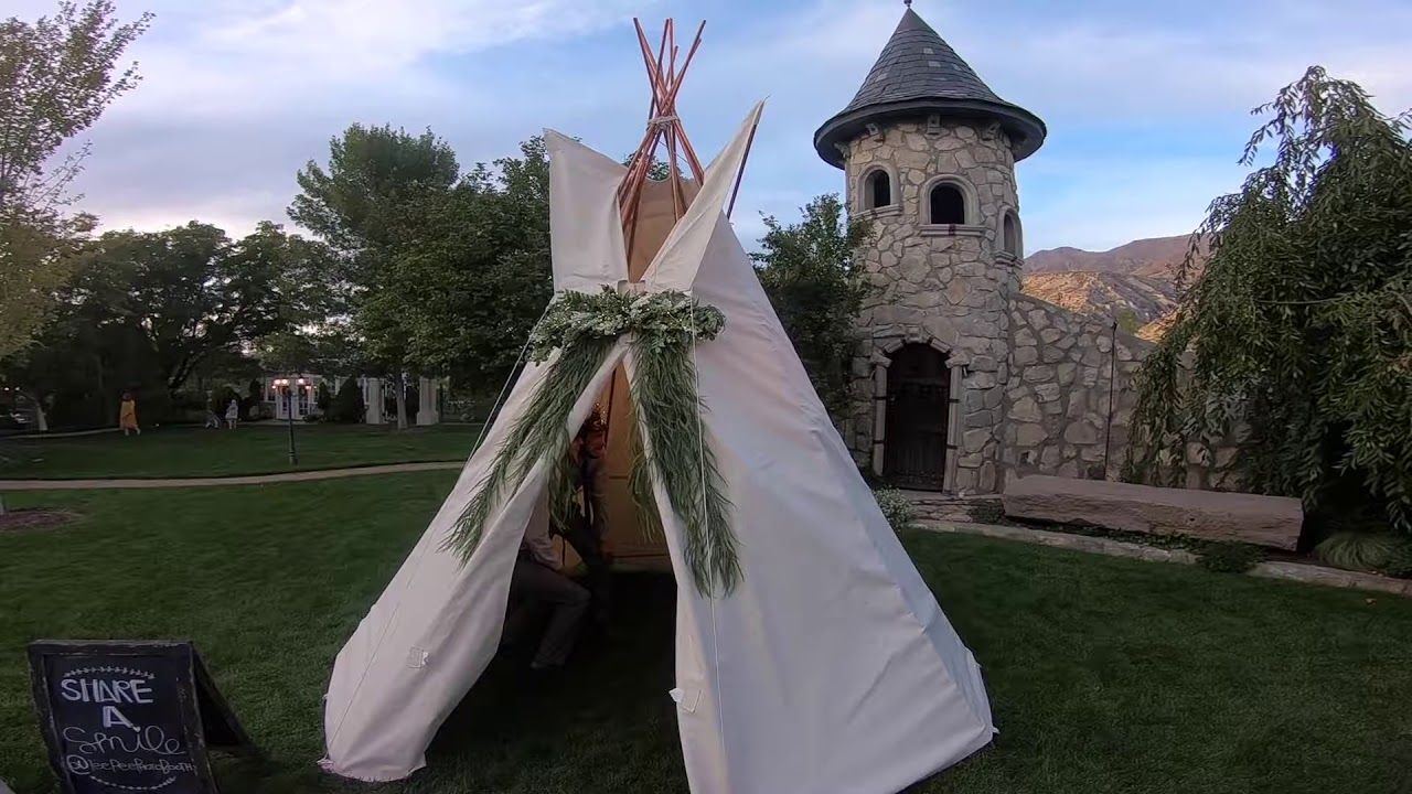 TeePee Photo Booth Wedding