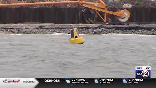 New monitoring buoys on the bay of Green Bay give boaters real-time wave information and more