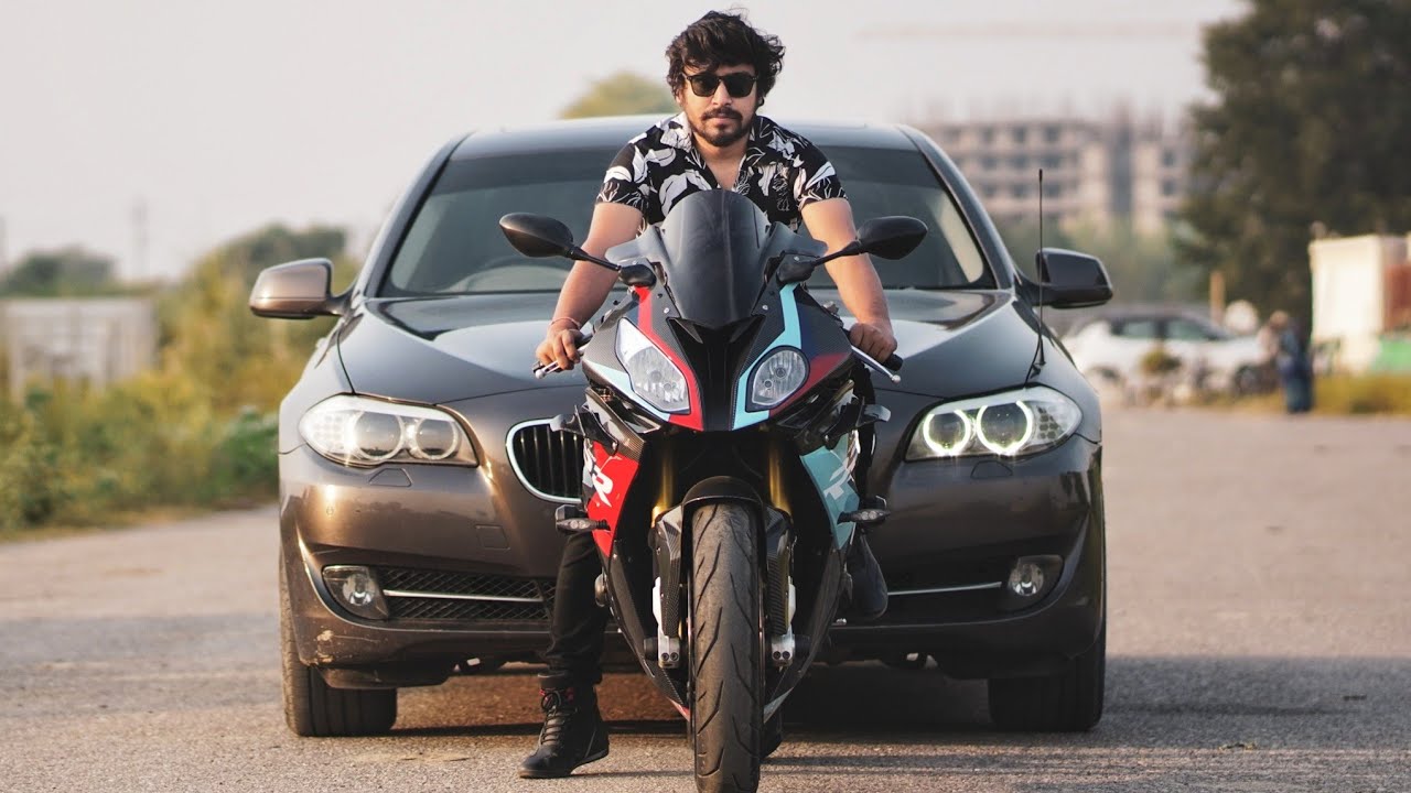 BMW S1000rr vs BMW 520D | Bike vs Car!