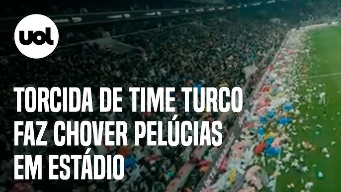 Torcedores holandeses fazem chover bichinhos de pelúcia para crianças  doentes durante jogo de futebol