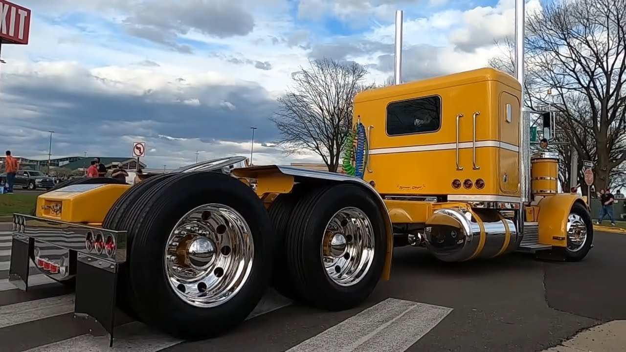 MATS 2025 "Trucks Rolln Around" Mid America Truck Show
