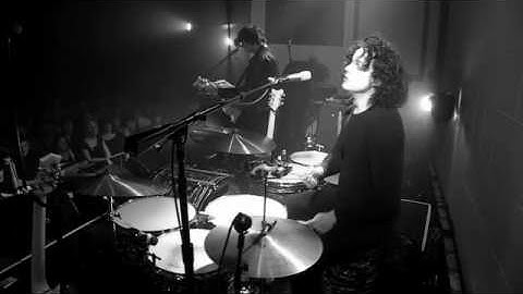 The Dead Weather - Blue Blood Blues (Live from Third Man Records)