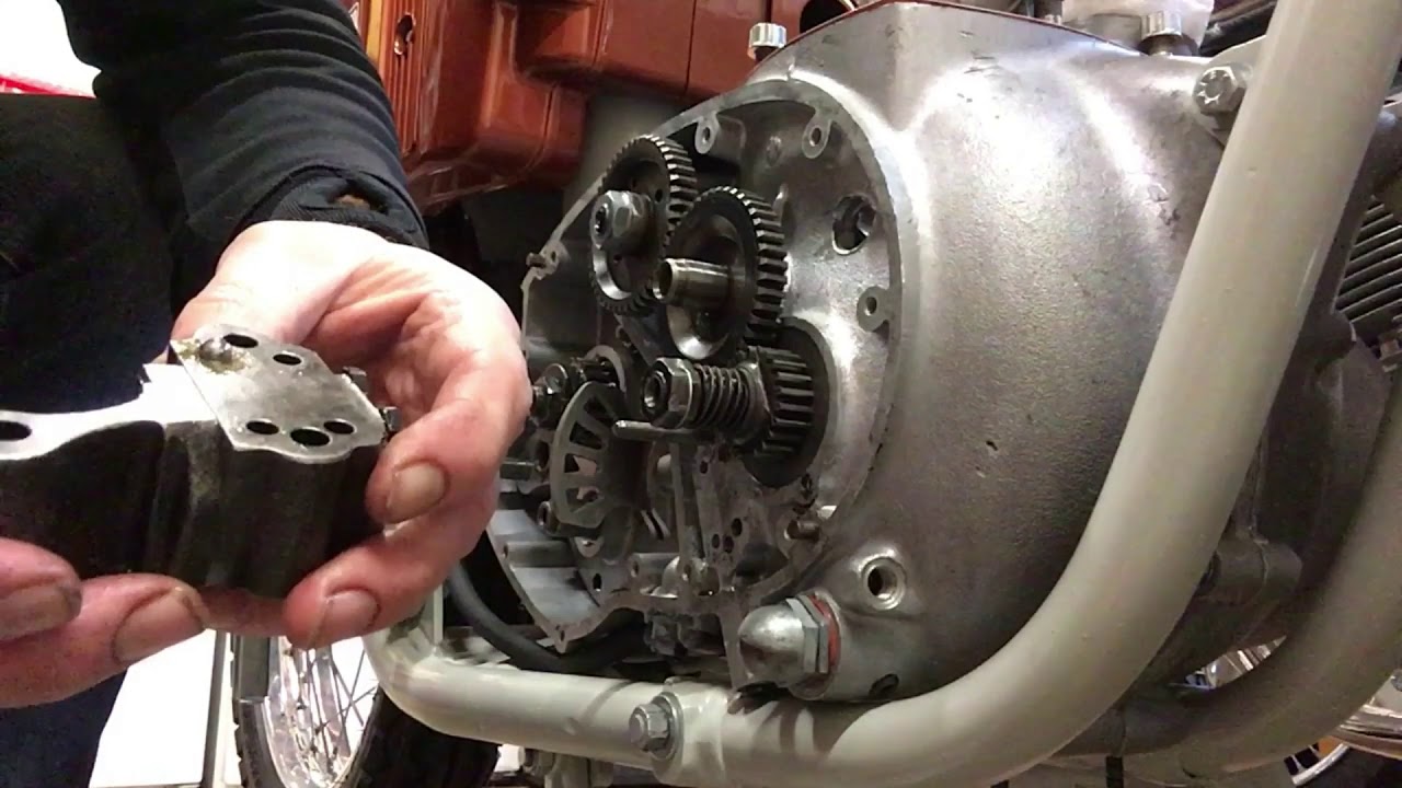BSA A70L Lightning - Engine Part 22 - Timing Side 3 - Oil Pump