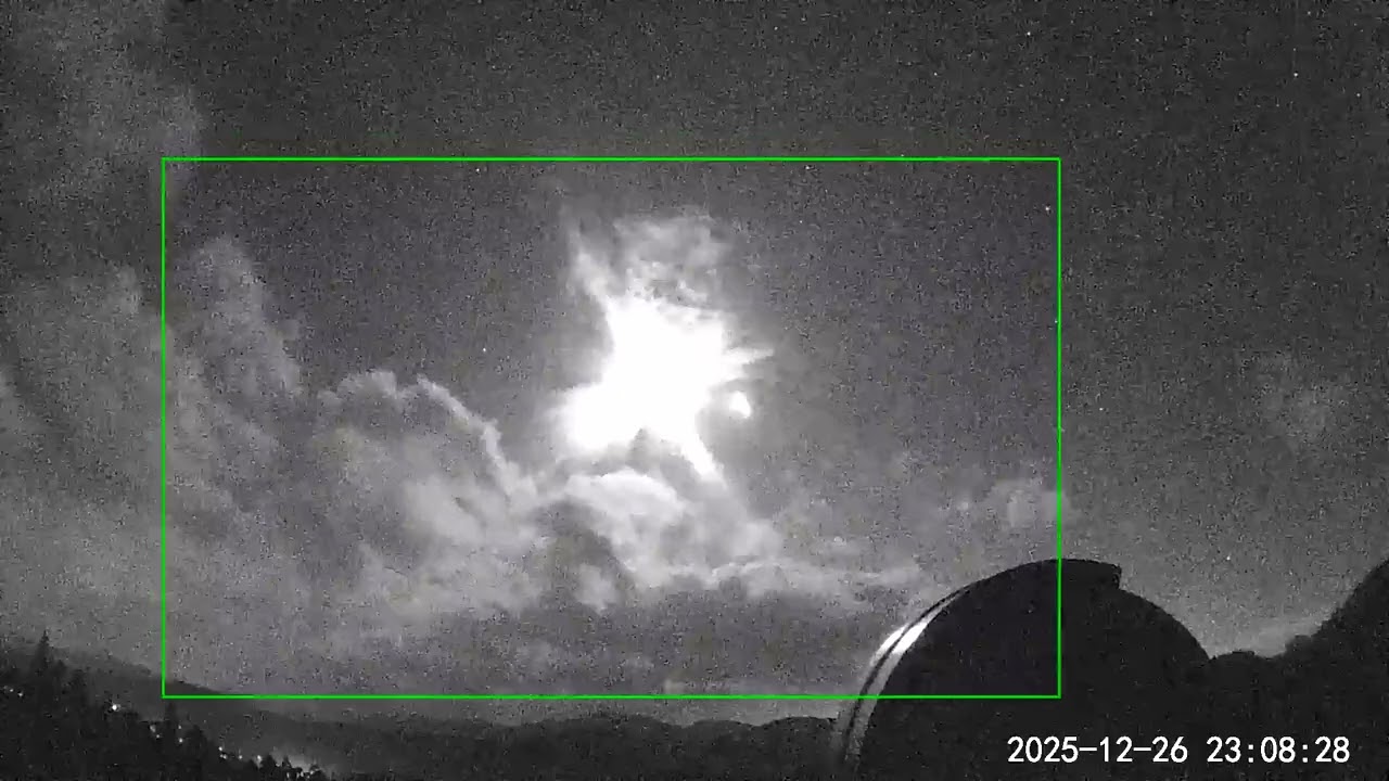 巨大火球、福島県内に落下か？ 田村市の星の村天文台が撮影に成功