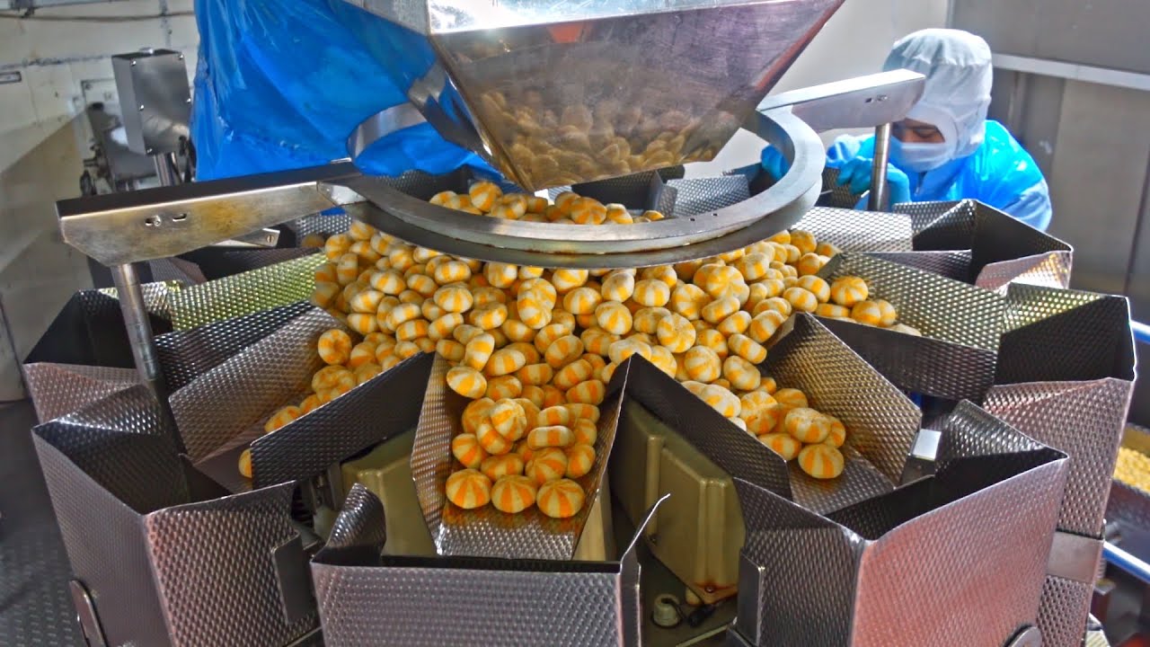 ⁣Amazing! Flying Fish Roe Ball Mass Production Process/可愛又美味!海膽包(魚卵包)大量製作過程-Taiwan Food