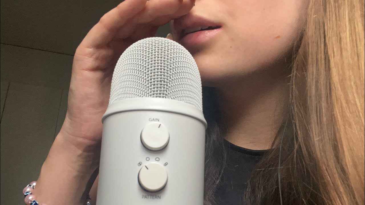 ASMR SUOMI | Lähikuiskauksia, suuääniä & purkkaa, mic scratching & brushing, kynsien naputtelua✨