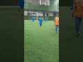 Joga muito....