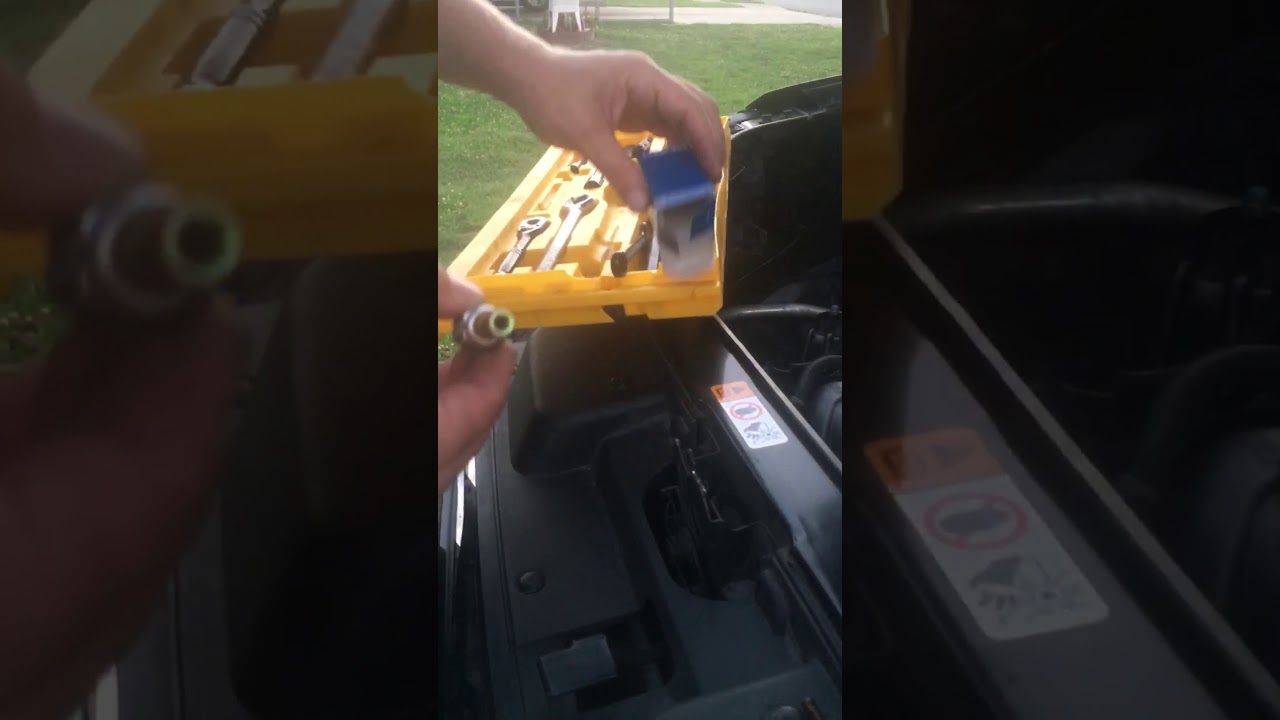 2013 Kia Soul how to change a PCV valve from an old one to a new YouTube