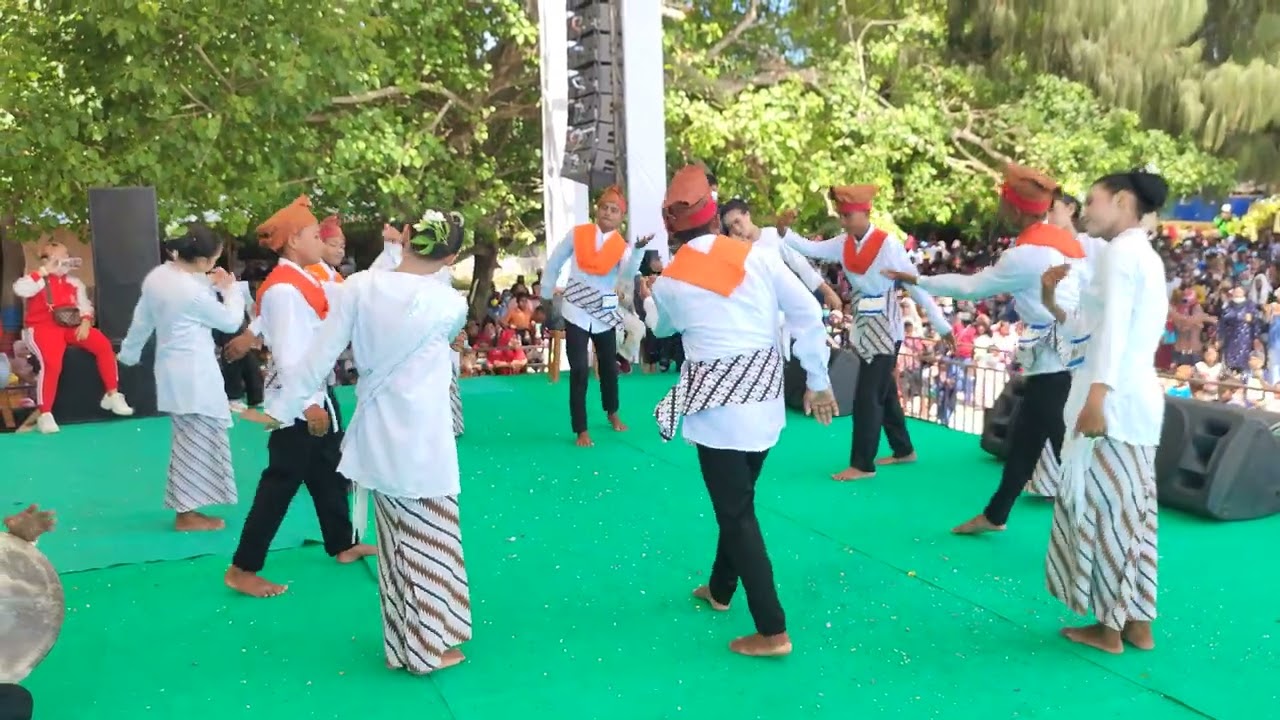 Peserta Sawat Buru dari Wamlana(RATASAYANG) sebagai Juara 1 dalam pentas seni dan budaya_MDR