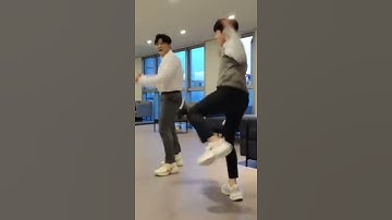 아직 춤선 살아있는 김희철 신동