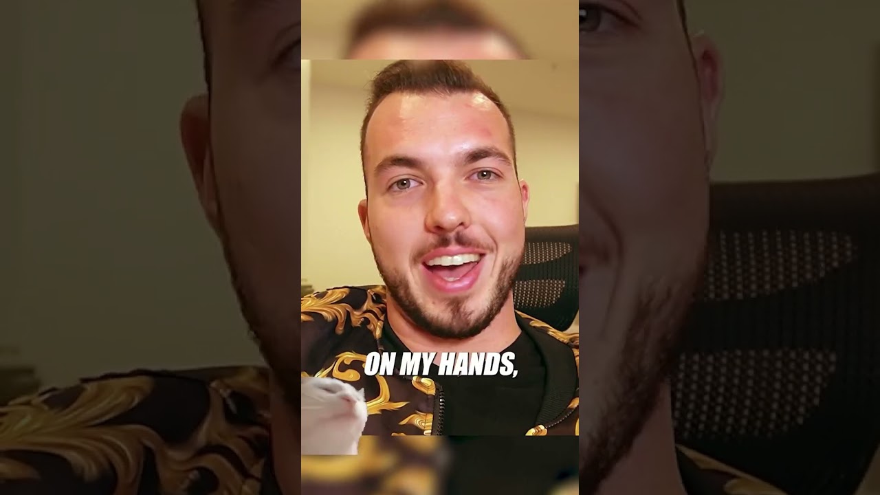 Send this DM to Land your Next Copywriting Client (save and copy-paste)👇