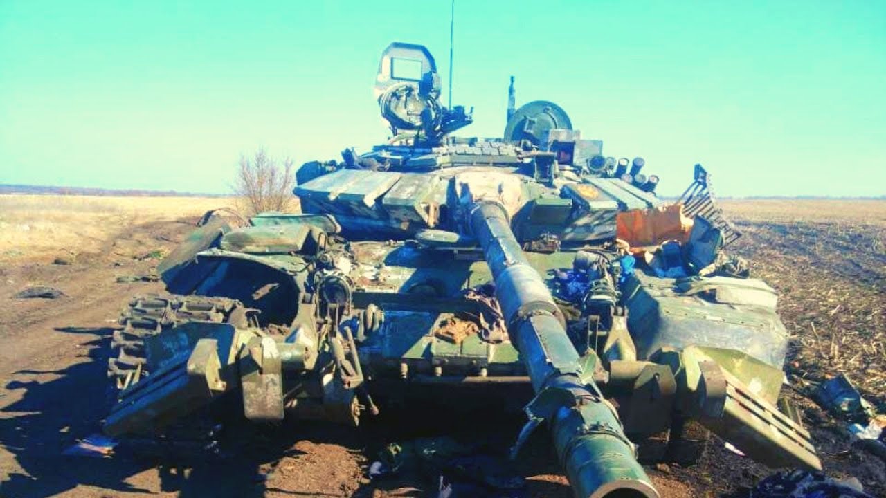 Танк против 8 украинских танков. Т-72б3 на Украине 2022. Потери техники ВСУ на Украине. Танковый лом.