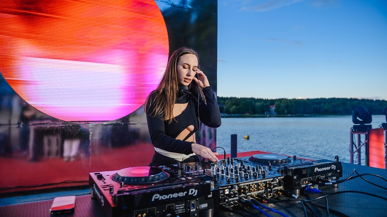 pollina.nov┃Indie Dance & Melodic House┃Alfa Sunset