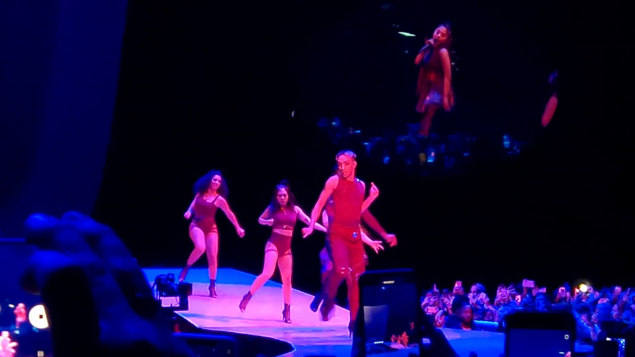 Ariana Grande - Break Up With Your Girlfriend, I'm Bored (Live @ Telenor Arena, Oslo) 4K