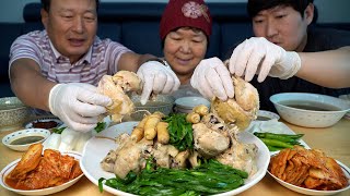 [SAMGYETANG] Chicken soup with ginseng - Mukbang eating show.