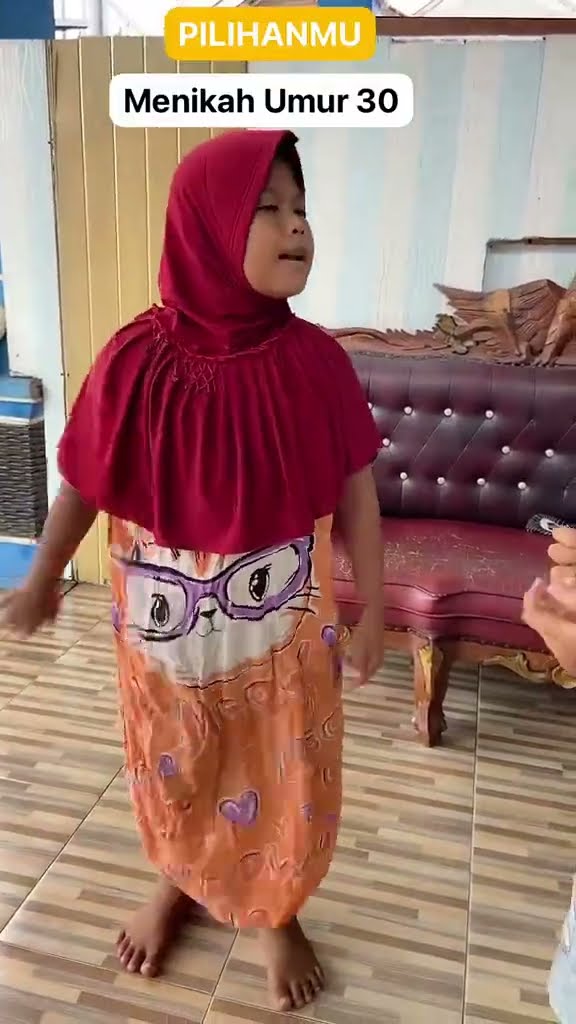 Vidio kocak dan gokil @nyaikembang1nyaikembang1 /umur 30 dan 20?
