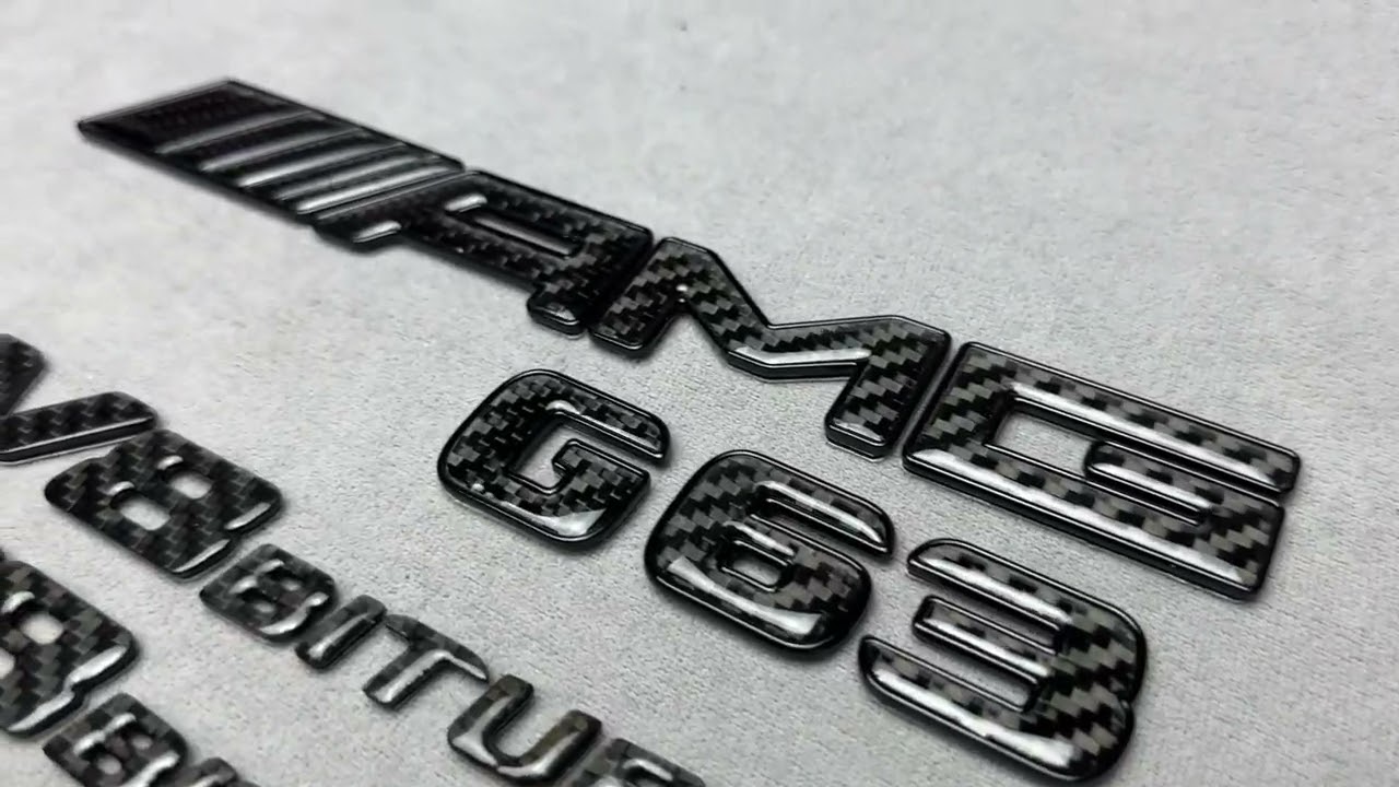 AMG V8 ビトゥルボ エンブレム メタルブラック＆カーボン