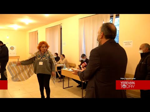 Գեղանիստում ընտրատեղամասերից մեկի քարտուղարը հիստերիկացել էր․ նախագահը չէր կարողանում հանգստացնել
