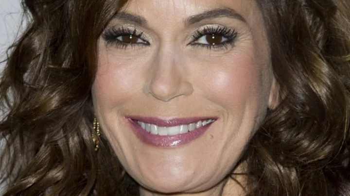 The Tragic Real-Life Story Of Teri Hatcher