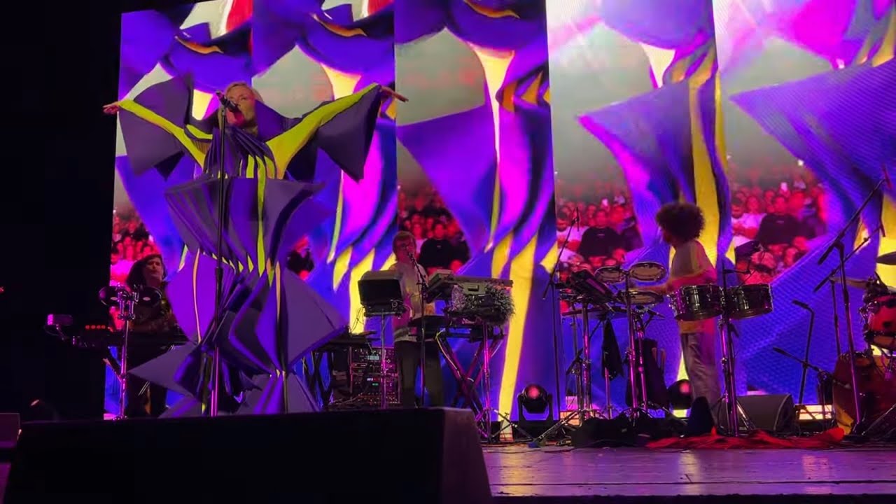 Róisín Murphy - “Sing It Back - Murphy's Law” (Live in Los Angeles