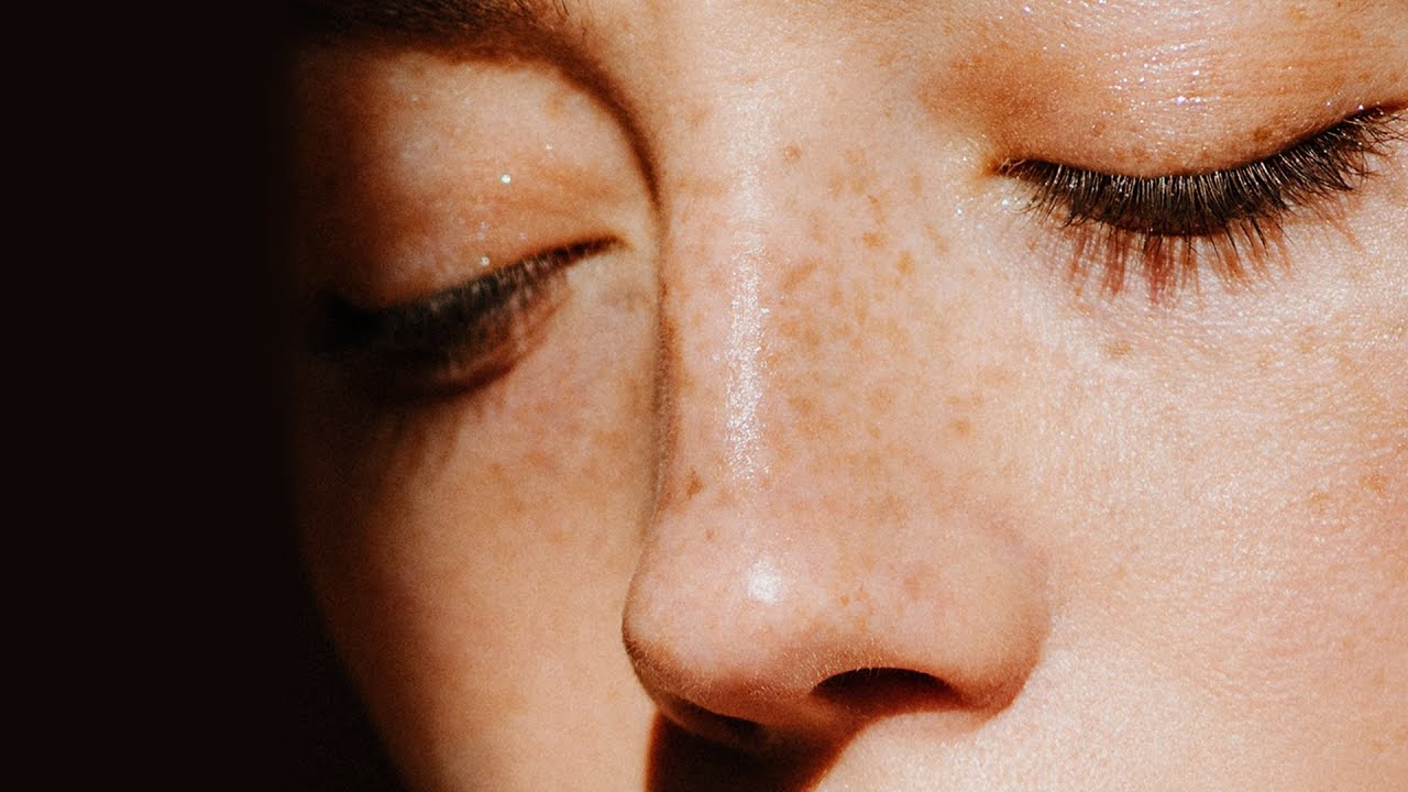 Nachdenkliche Frauen stehen drauf, wenn du DAS tust