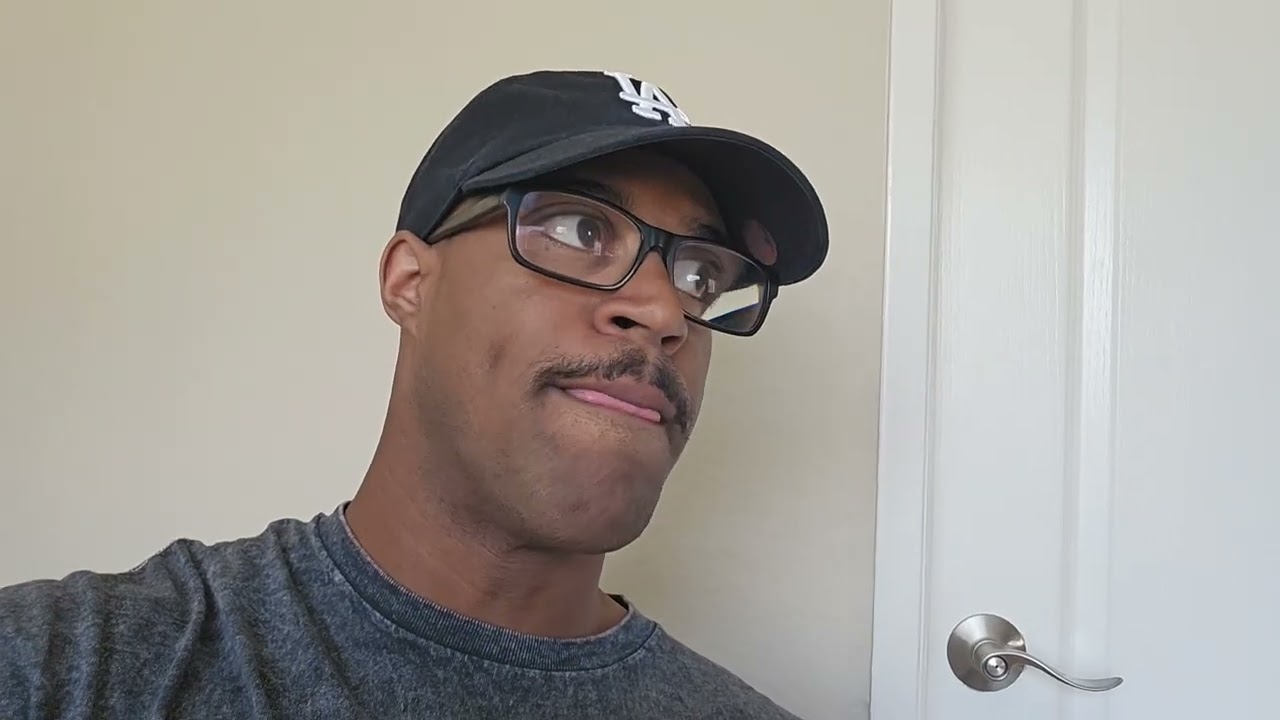 Смотреть выступление женщины-комика со своей девушкой