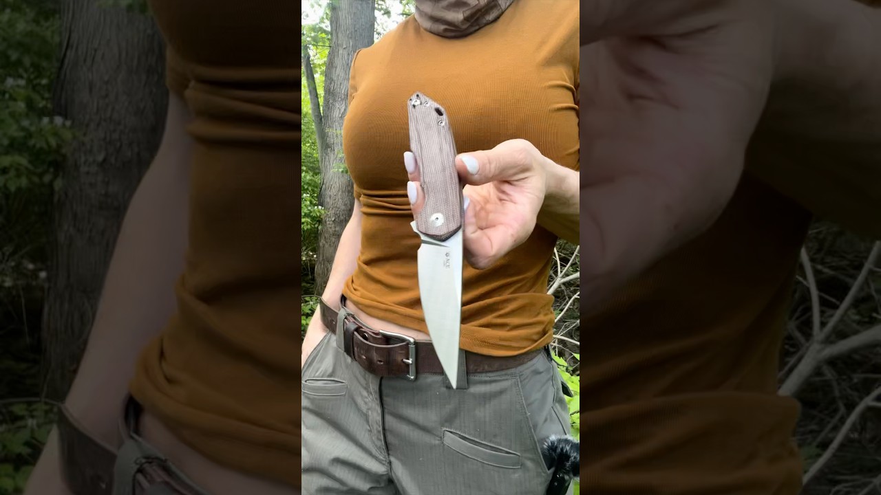 Getting Handsy w. GiantMouse Corta