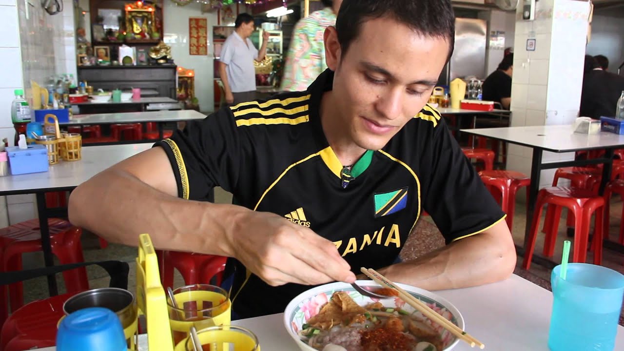 How to Eat a Bowl of Thai Soup Noodles