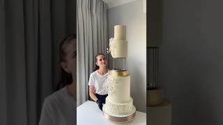 Как думаете сколько стоит 6 ярусный свадебный торт