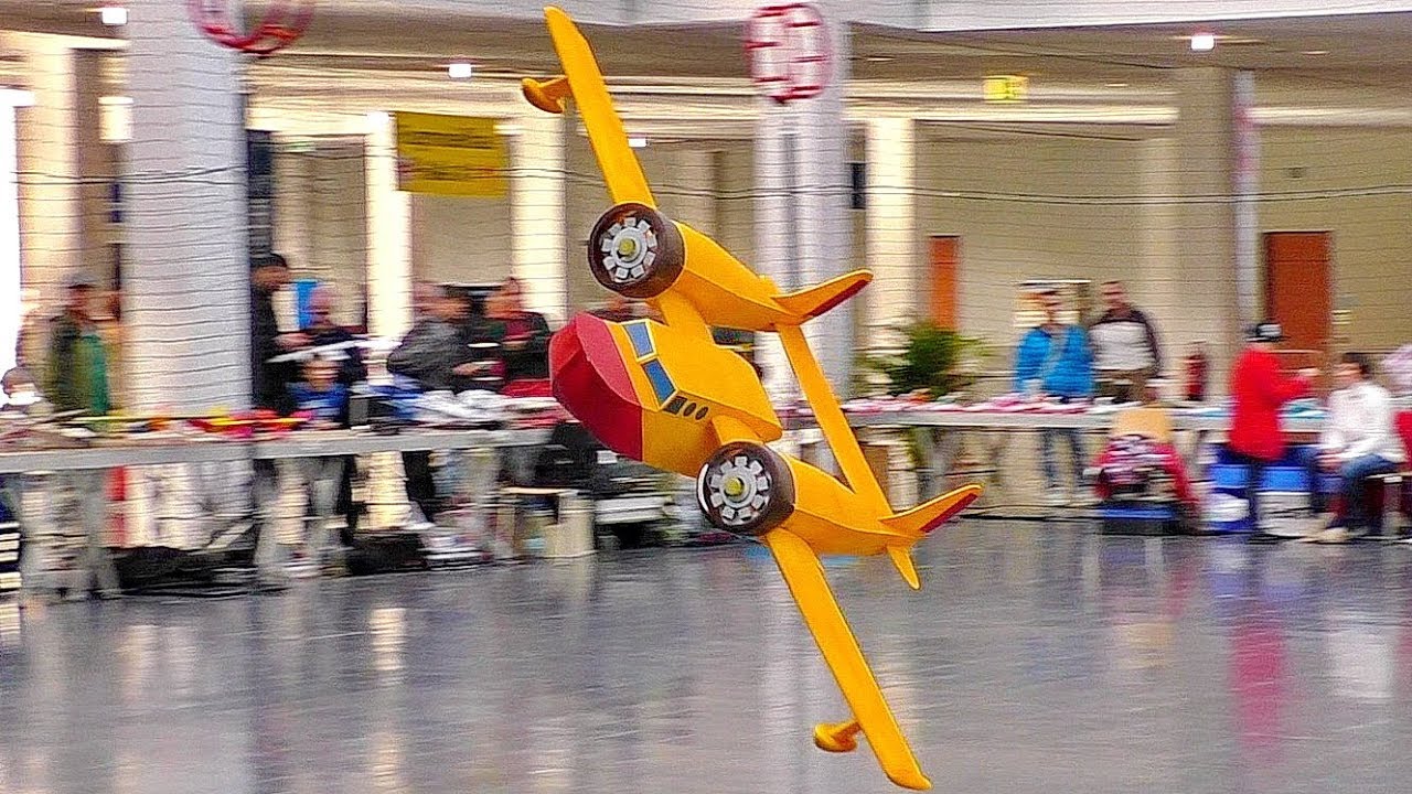 SEEGANS SEEDUCK GIGANTIC RC LIGHTWEIGHT SCALE MODEL AIRPLANE INDOOR FLIGHT DEMONSTRATION pylones santafe